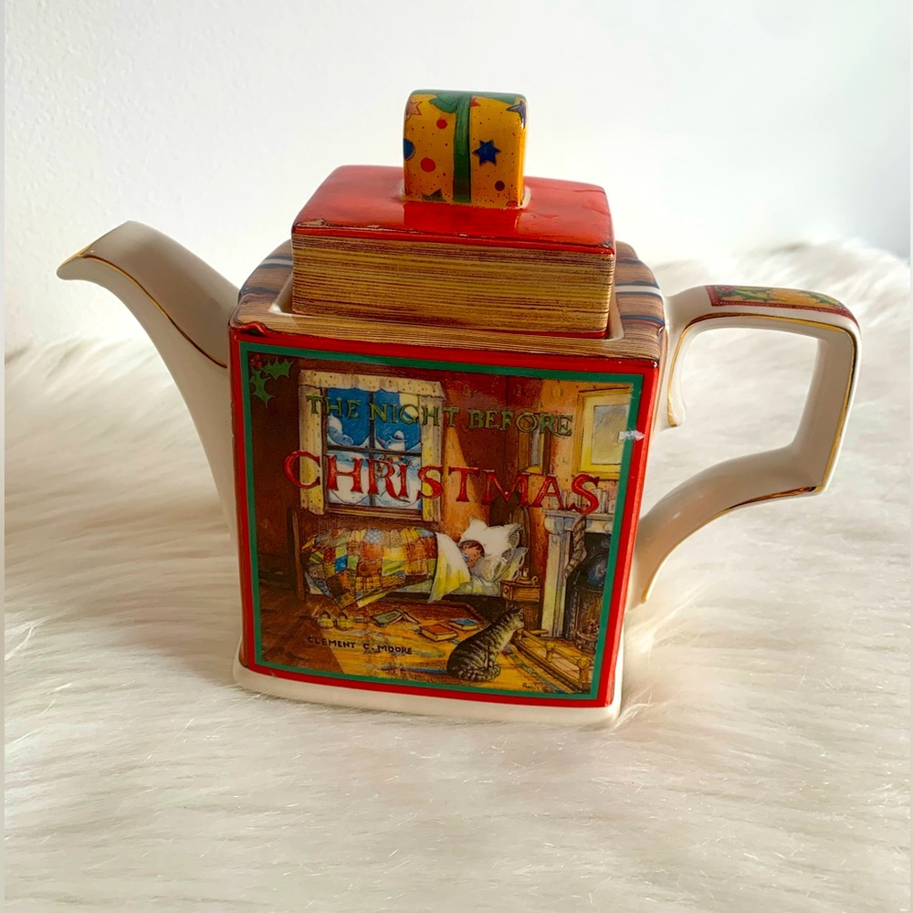 Sadler Classic “The Night Before Christmas” Ceramic Teapot W/Book Shaped Lid